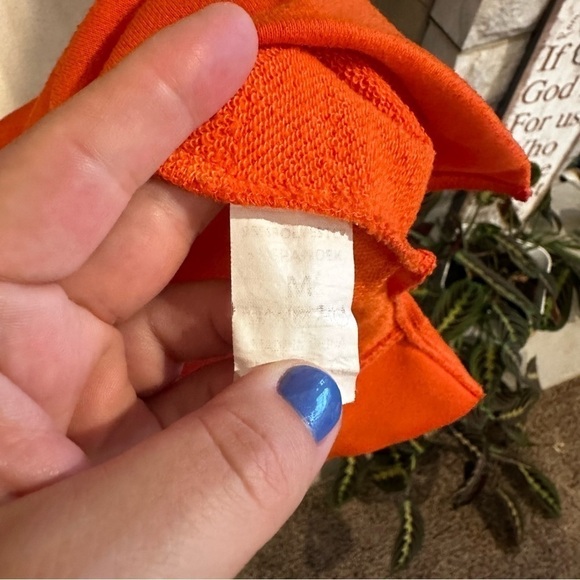 Color-Blocked Blue and Cream Crew Neck Sweater medium - Picture 3 of 5